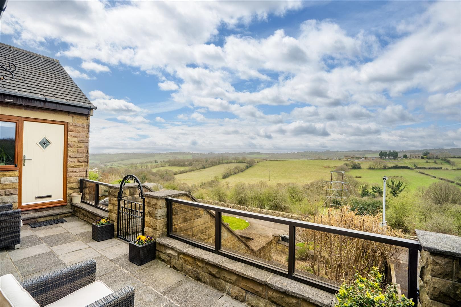 Low Road, Thornhill Edge, Dewsbury, WF12 0PU