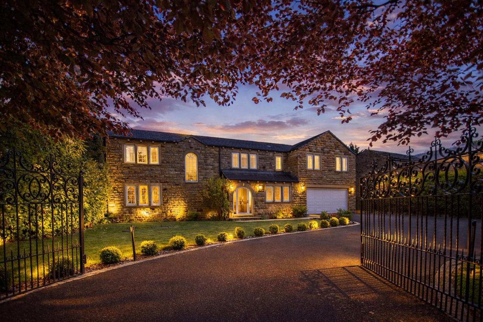 Far Common Road, Mirfield, WF14 0DQ