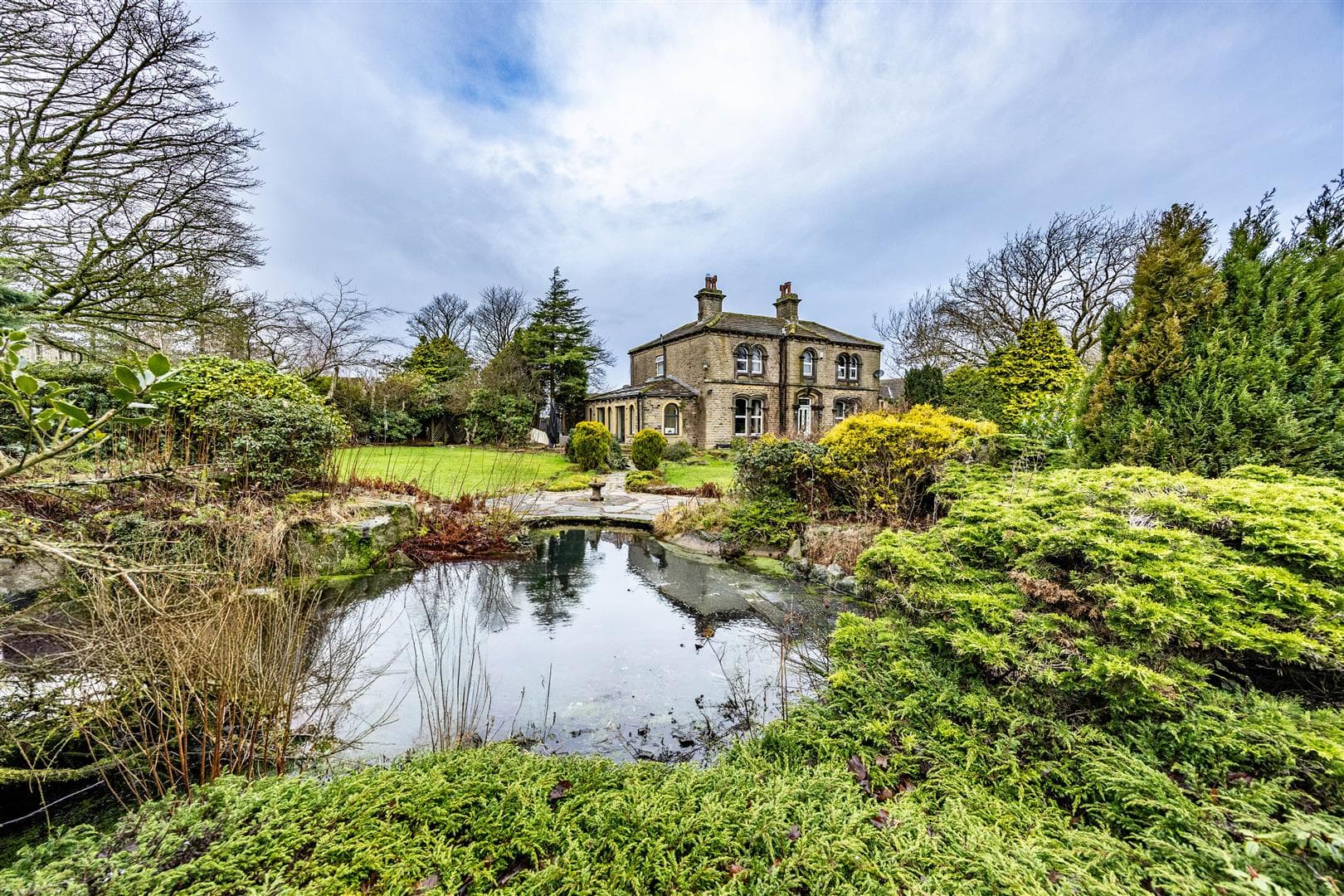 Dunford Road, Hade Edge, Holmfirth, HD9 2RT