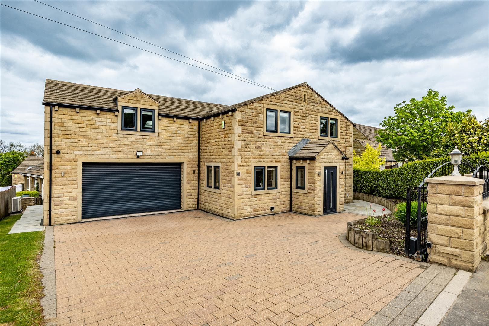 Holmfirth Road, Shepley, Huddersfield, HD8 8BB