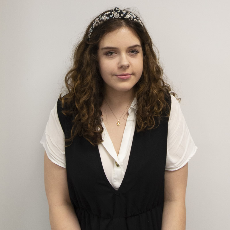 Laura Kaszynska, Administrator